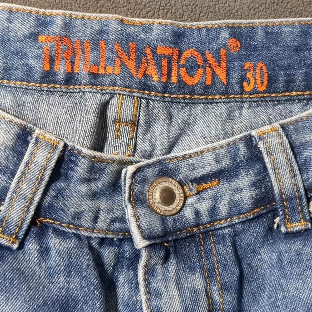 Trillnation denim distressed shorts mens size  30